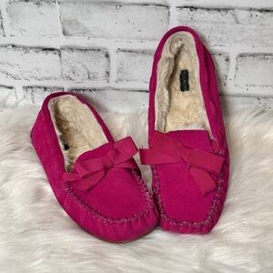 Talbots‎ designer Fuchsia Bow Slippers cream colored fuzzy on inside size 7.5